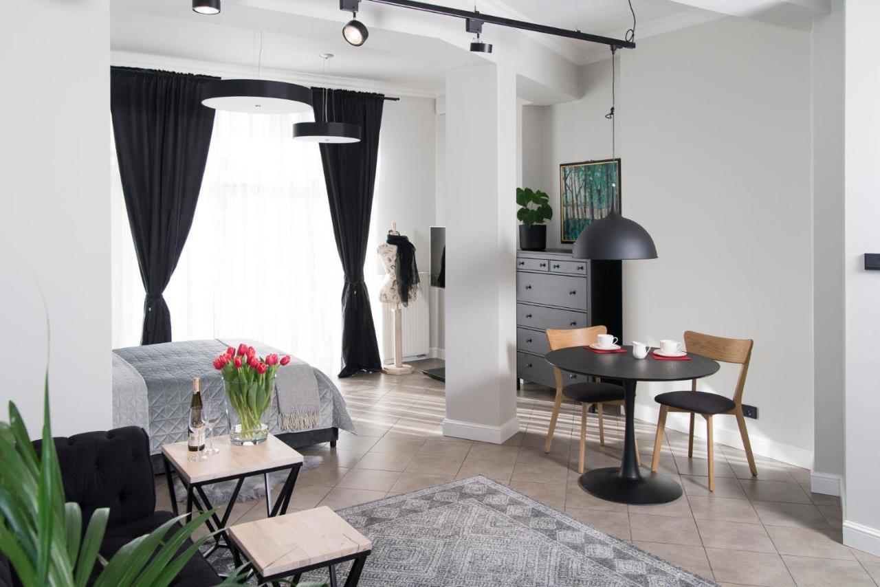 Apartment Laser Studio *