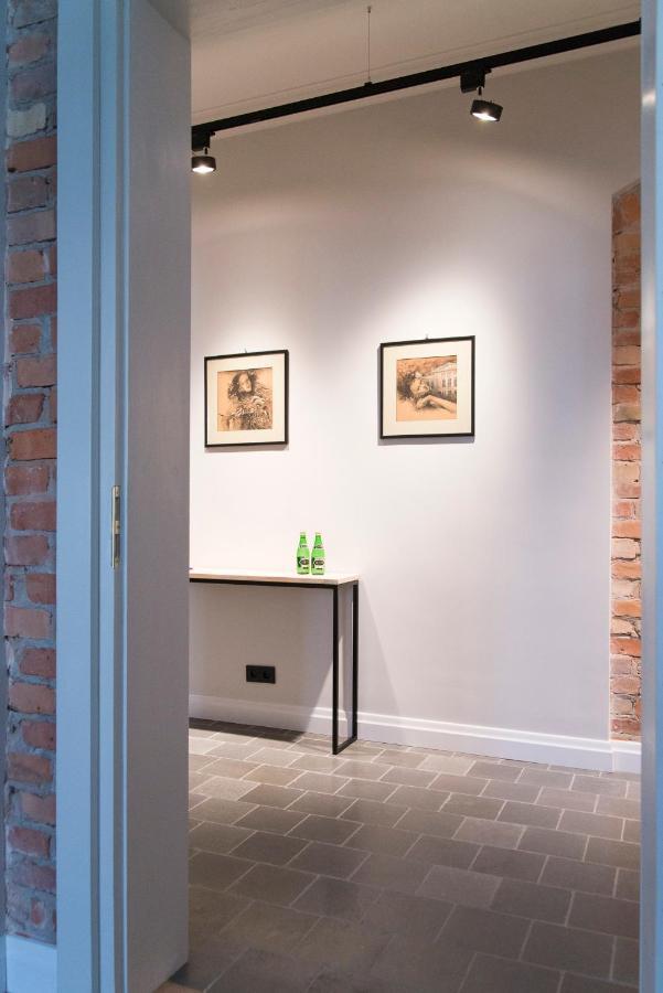 Apartment Laser Studio