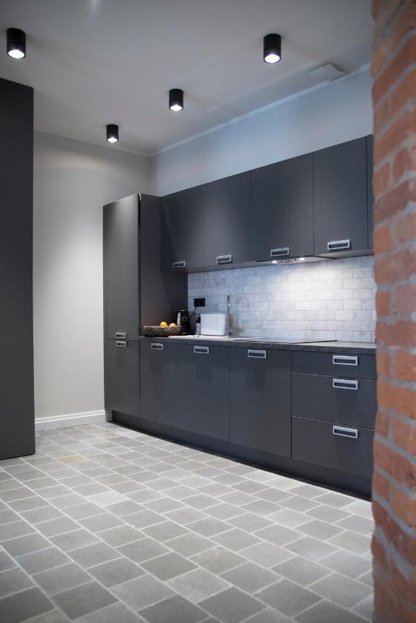 Laser Studio Apartment *